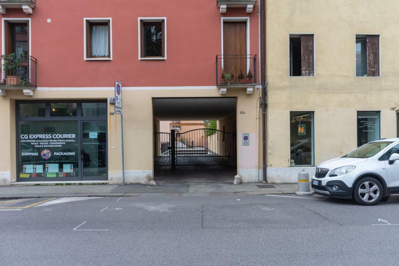 La Casa Di Leo Appartement Vicenza Buitenkant foto